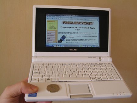 Asus Eee PC in hand