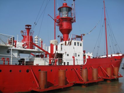 LV18 Light Vessel in Harwich